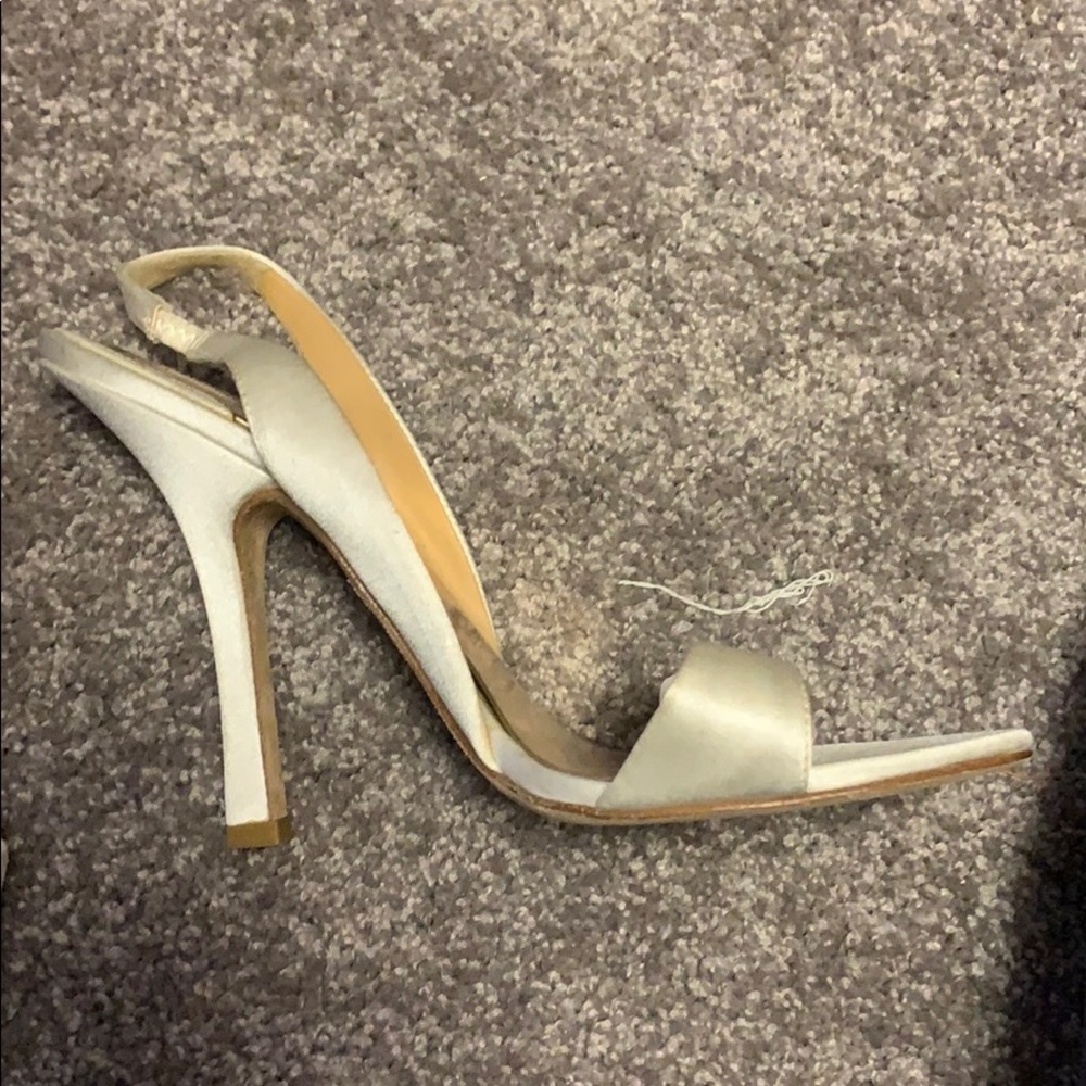 Badgley Mischka satin pump - Picture 2 of 4